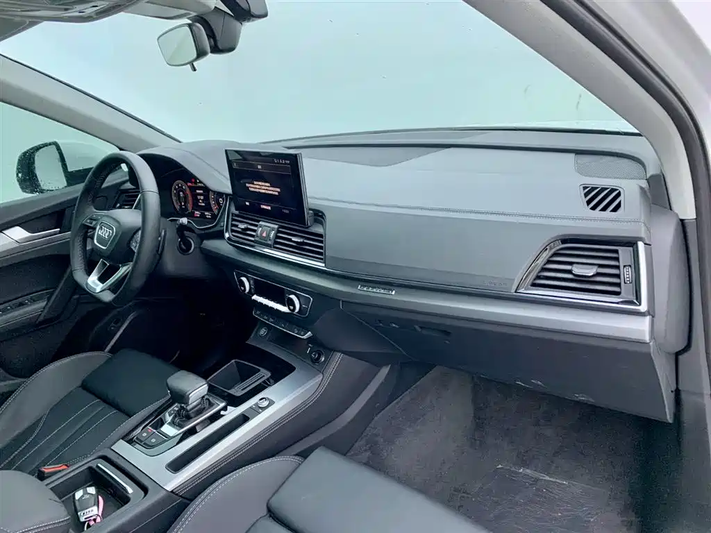 Audi Q5L 2022 — фото 17