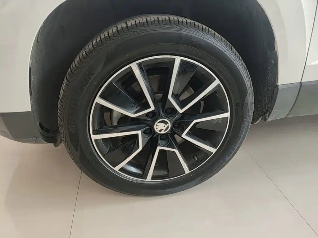 Skoda Karoq 2020 — фото 23