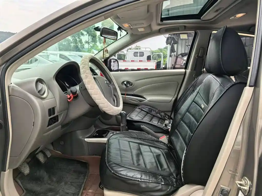 Nissan Sunny 2015