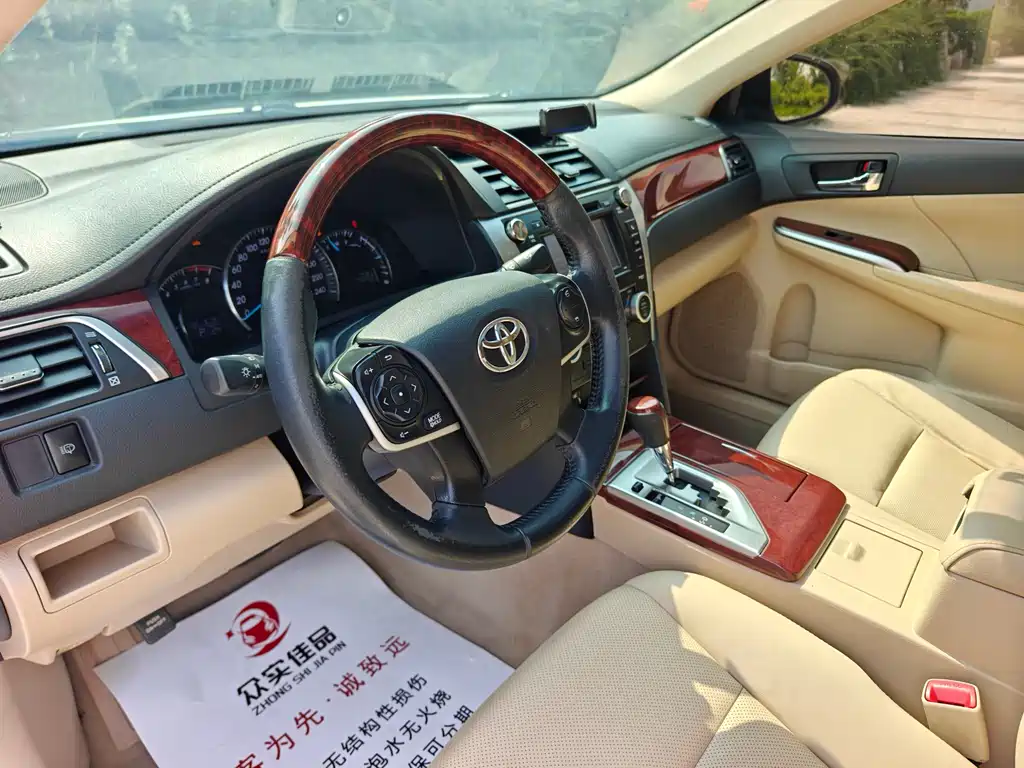 Toyota Camry 2014 — фото 13