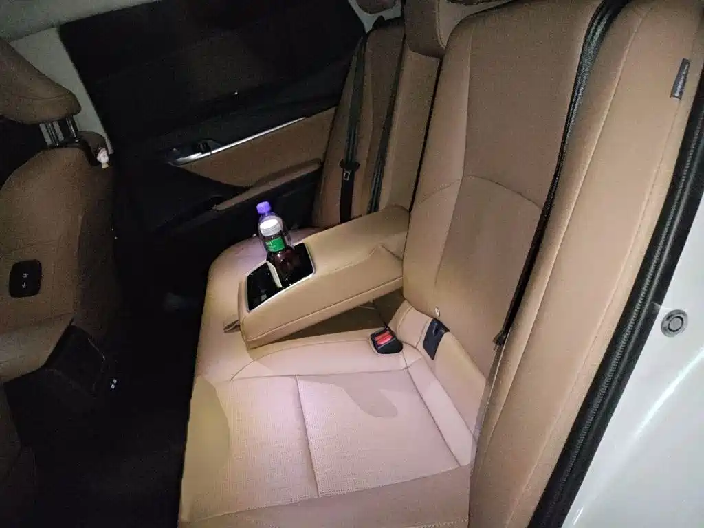 Toyota Camry 2024 — фото 15
