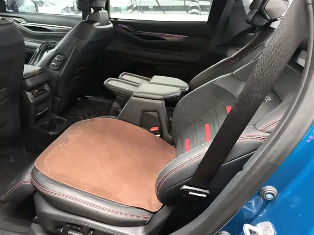 Ford Edge 2023 — фото 17