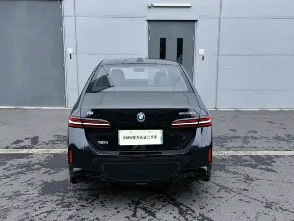 BMW i5 2025