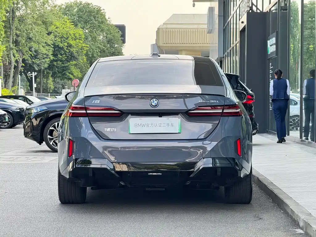 BMW i5 2024 — фото 6