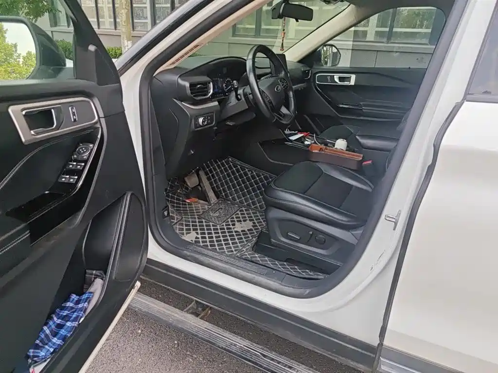 Ford Explorer 2020 — фото 14