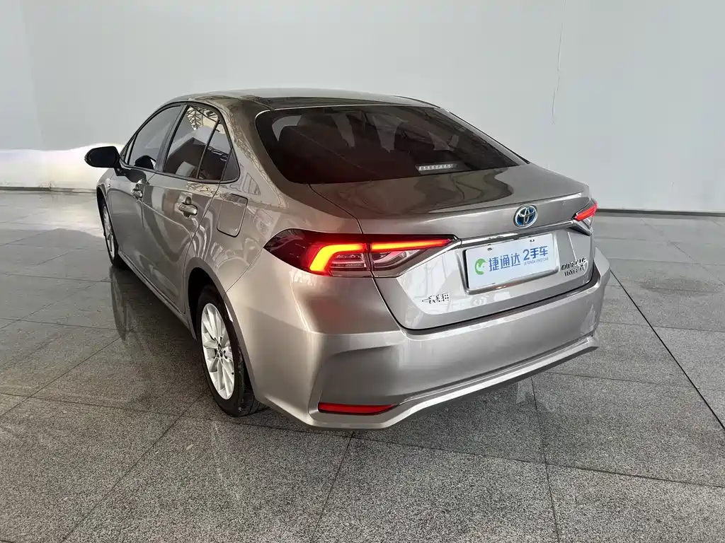 Toyota Corolla 2020 — фото 18