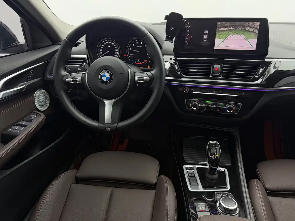 BMW 1 Series 2021 — фото 10