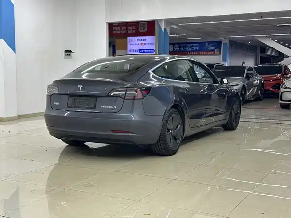 Tesla Model 3 2020