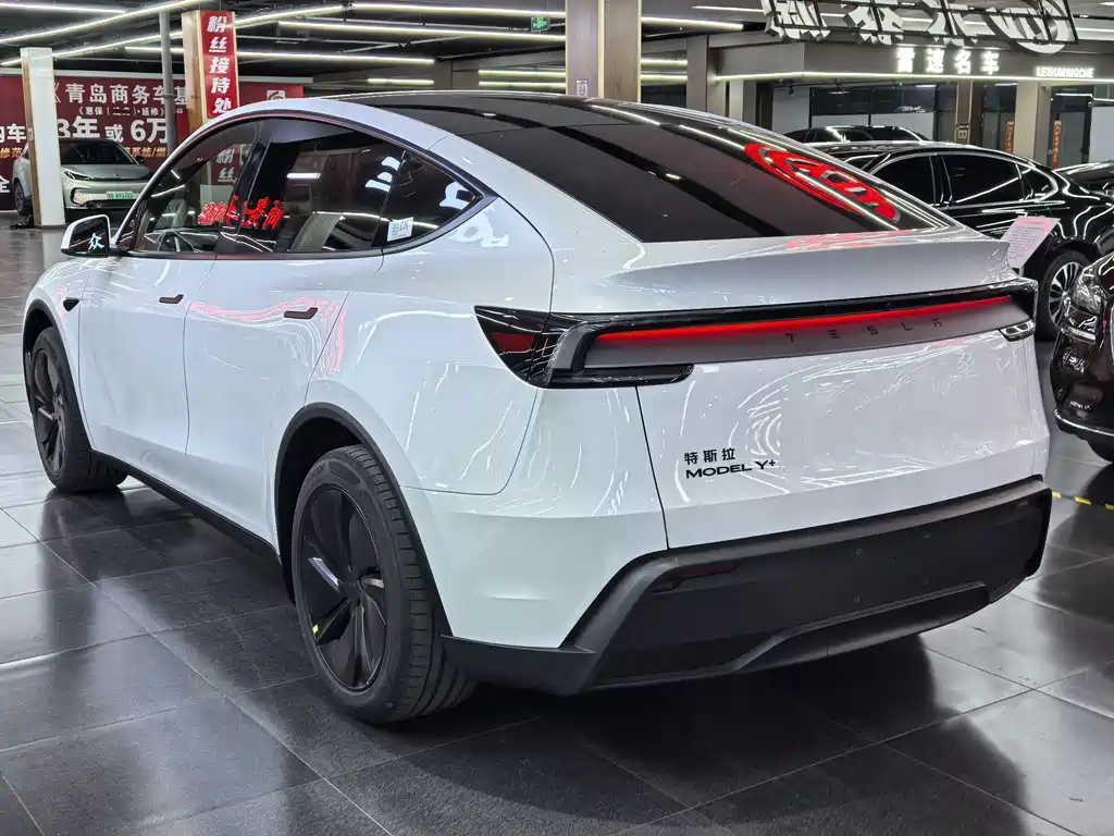 Tesla Model Y 2026