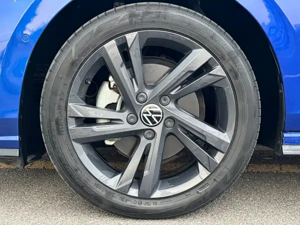 Volkswagen Golf 2021