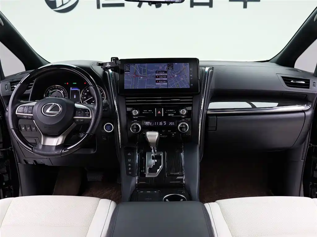 Lexus LM 2022 — фото 17