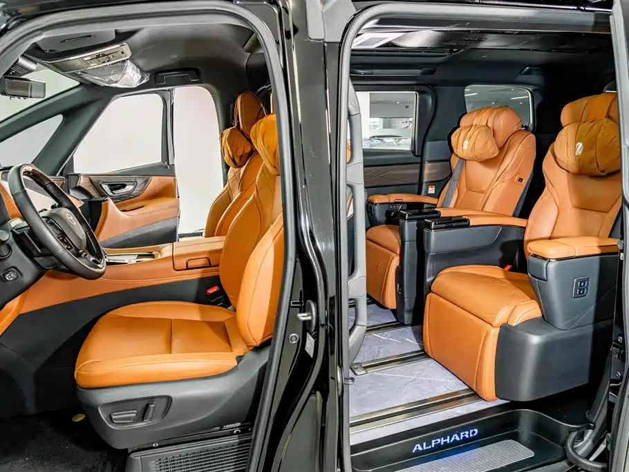 Toyota Alphard 2024 — фото 20