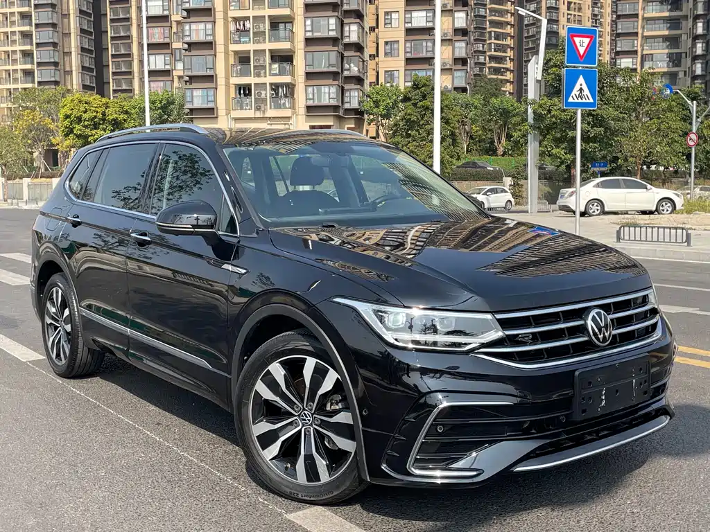 Volkswagen Tiguan L 2021 — фото 3
