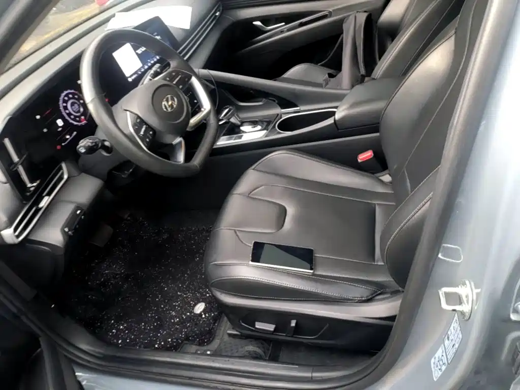 Hyundai Elantra 2022 — фото 15