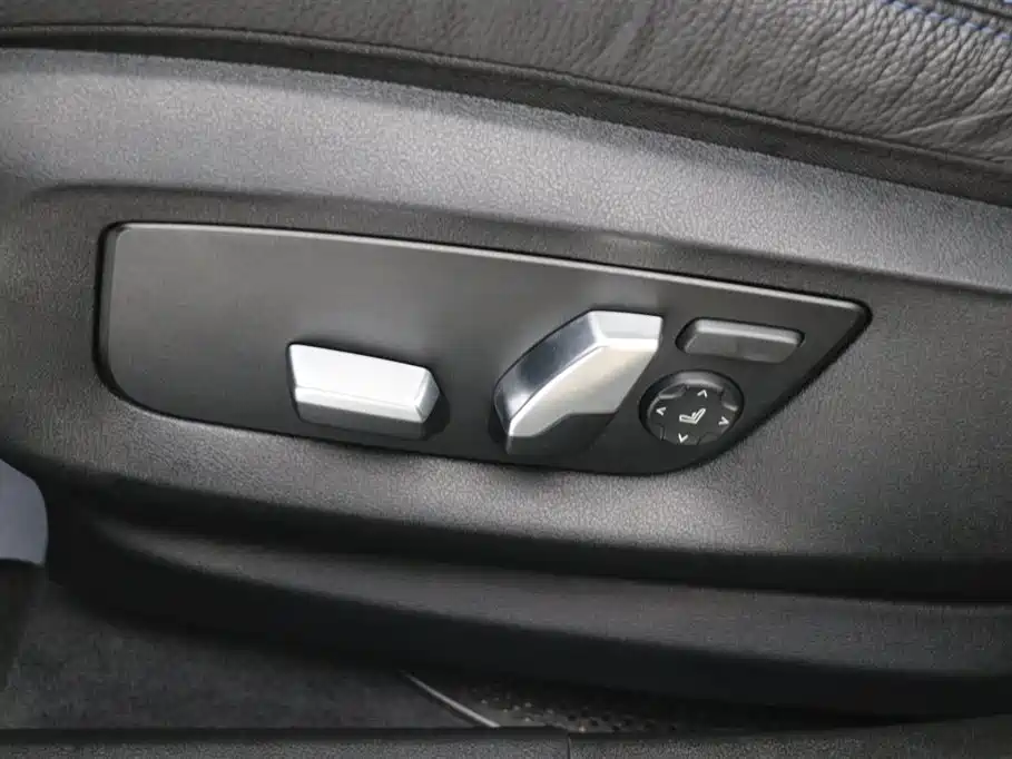 BMW 6 Series GT 2024 — фото 13