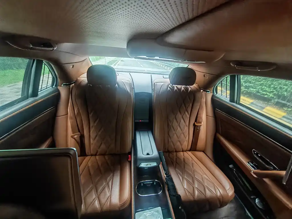 Bentley Flying Spur 2014 — фото 12