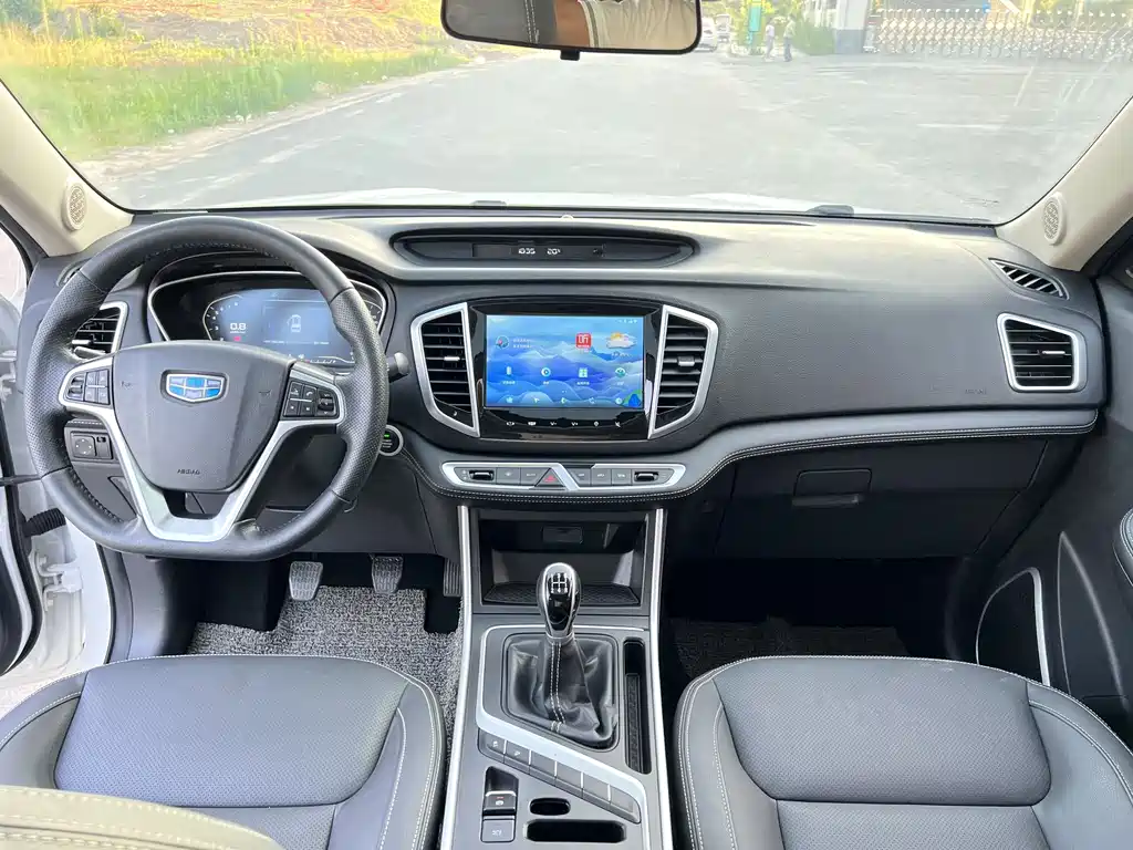 Geely Vision X6 2018 — фото 13