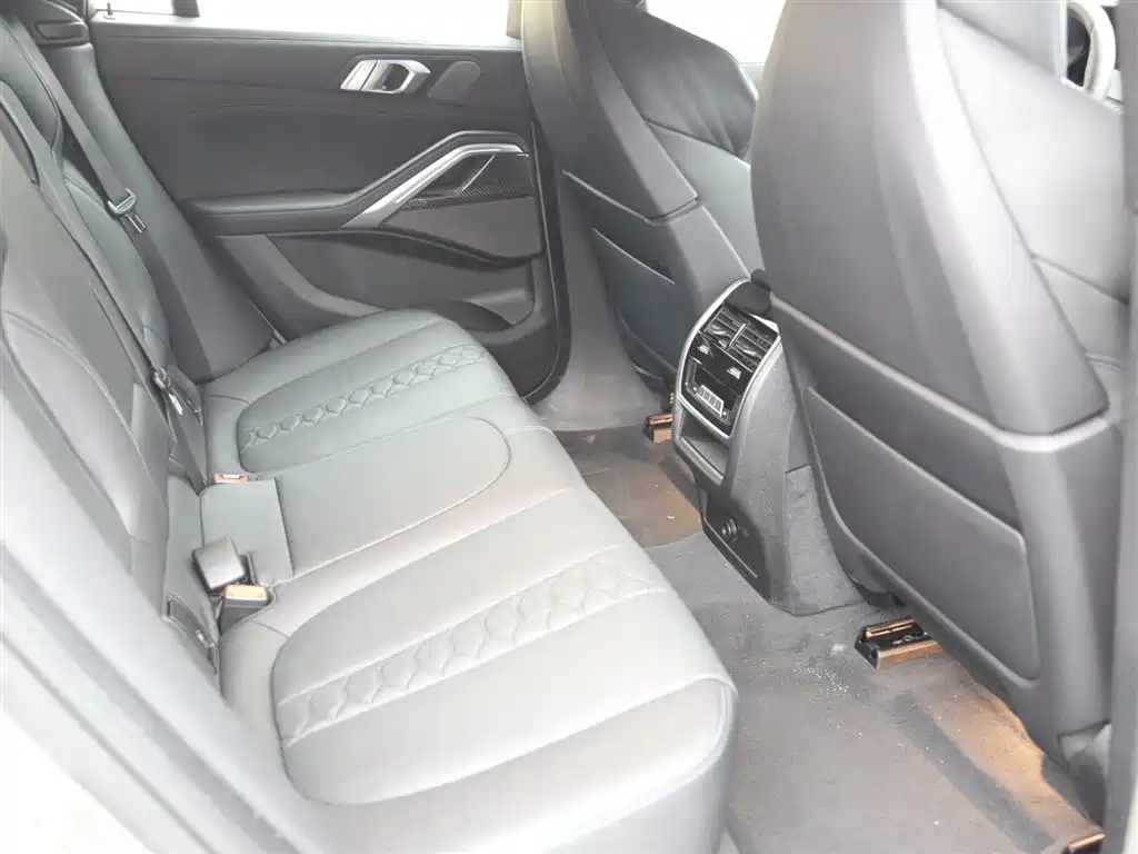 BMW X6 M 2021 — фото 10