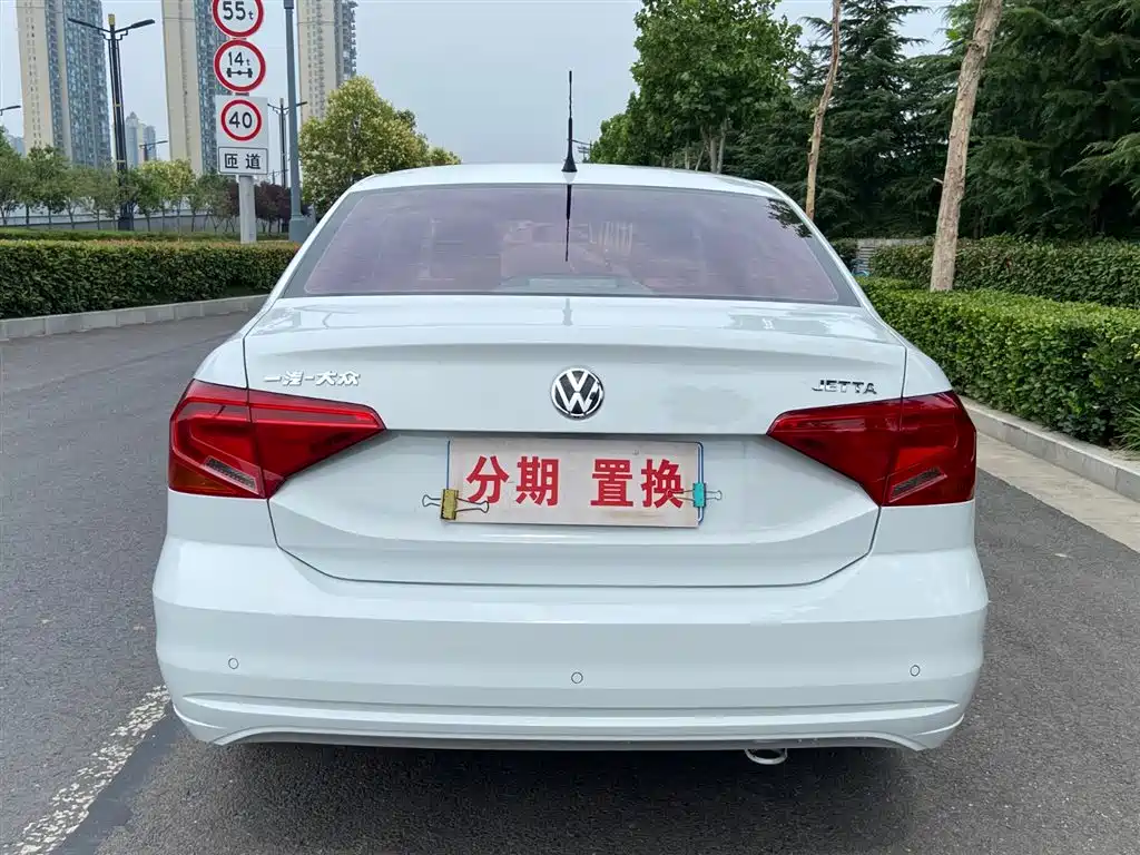 Volkswagen Jetta 2019 — фото 13