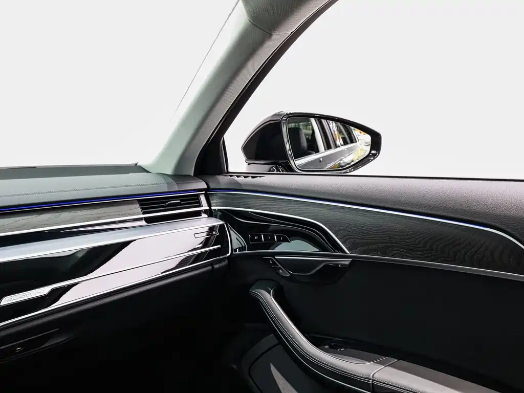 Audi A8 2022 — фото 22
