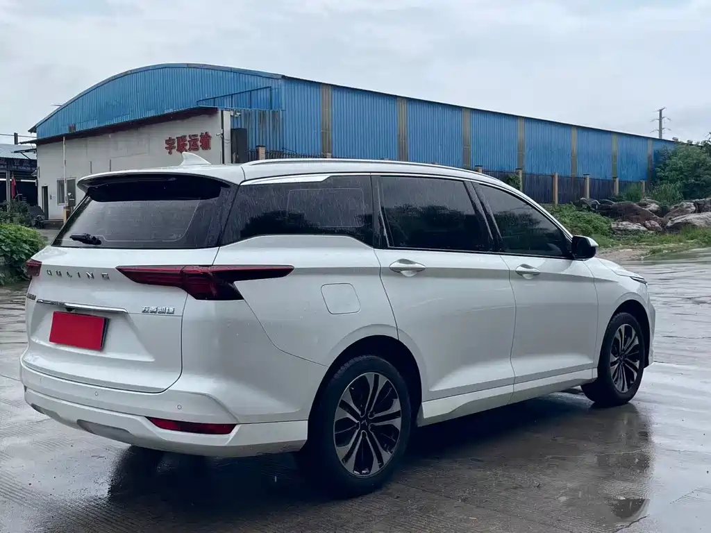 Wuling Victory 2021 — фото 10