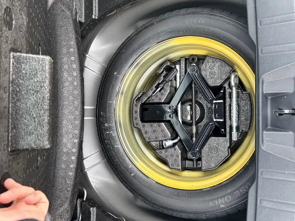 Subaru Forester 2022 — фото 13