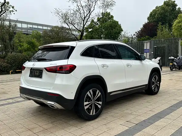 Mercedes-Benz GLA 2023