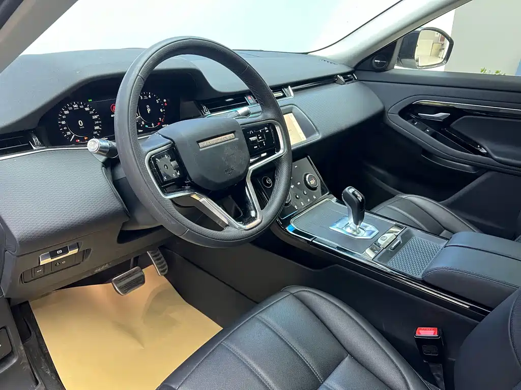 Land Rover Evoque 2023 — фото 4