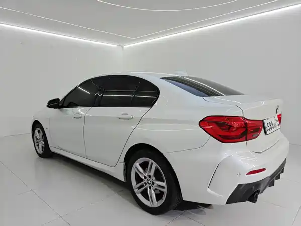 BMW 1 Series 2021