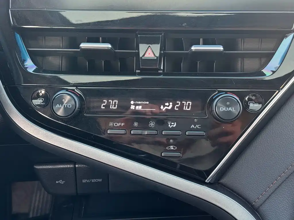 Toyota Camry 2021 — фото 15