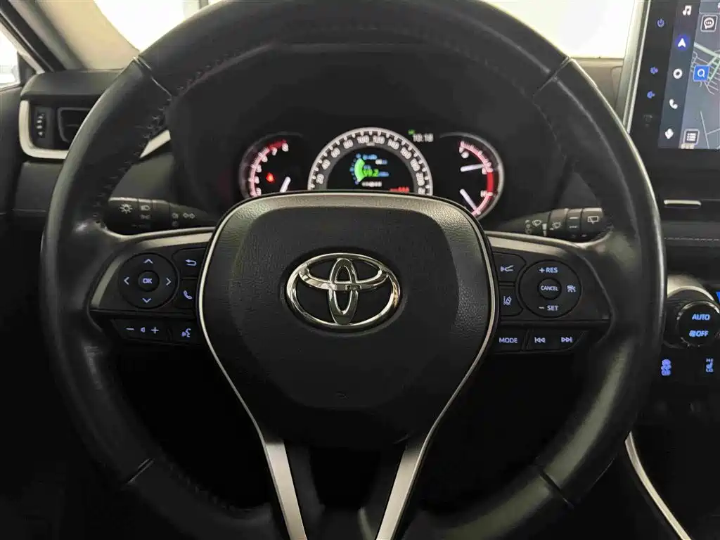 Toyota RAV4 2022 — фото 15