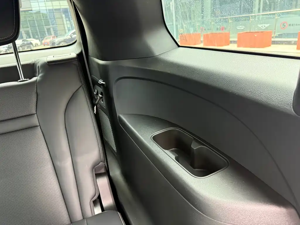 GAC Motor Trumpchi GS8 2023 — фото 40