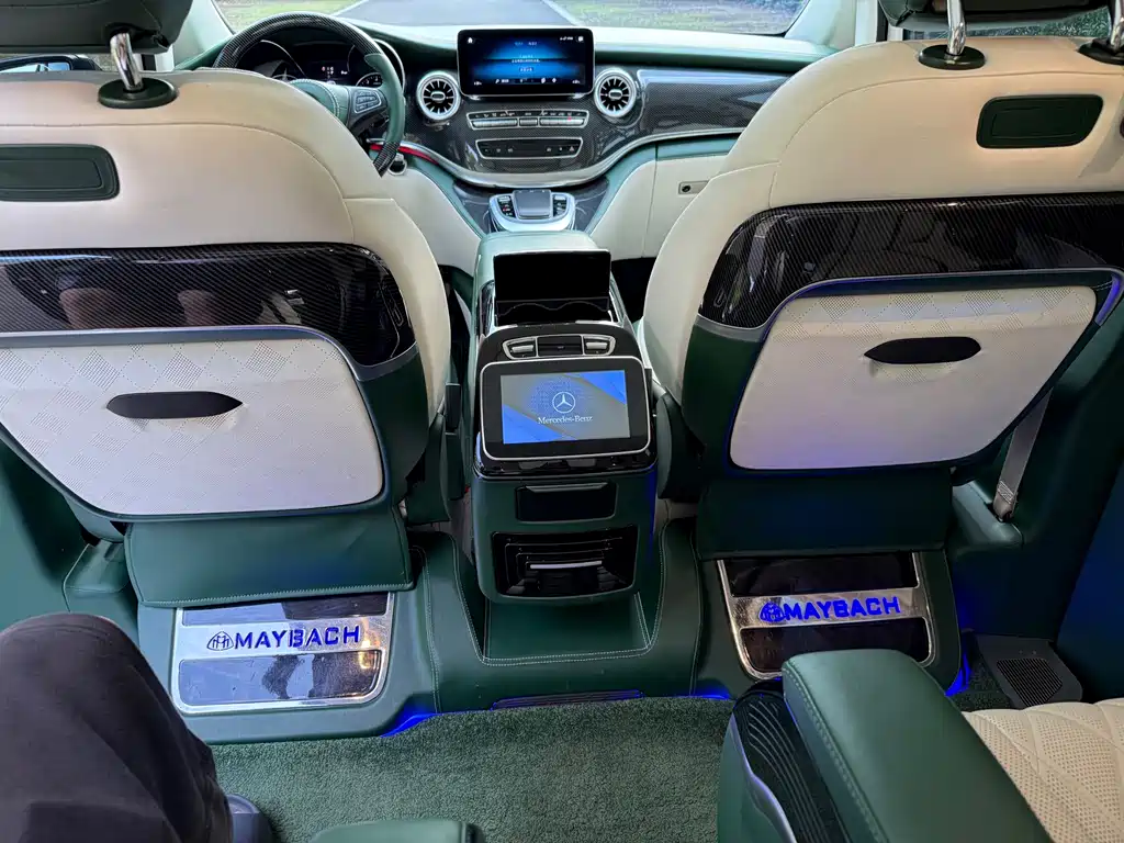 Mercedes-Benz V-Class 2022 — фото 14