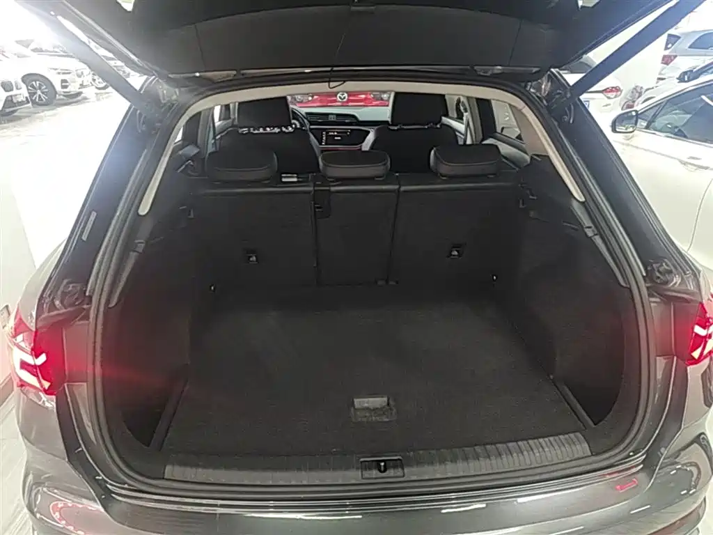 Audi Q3 2021 — фото 19