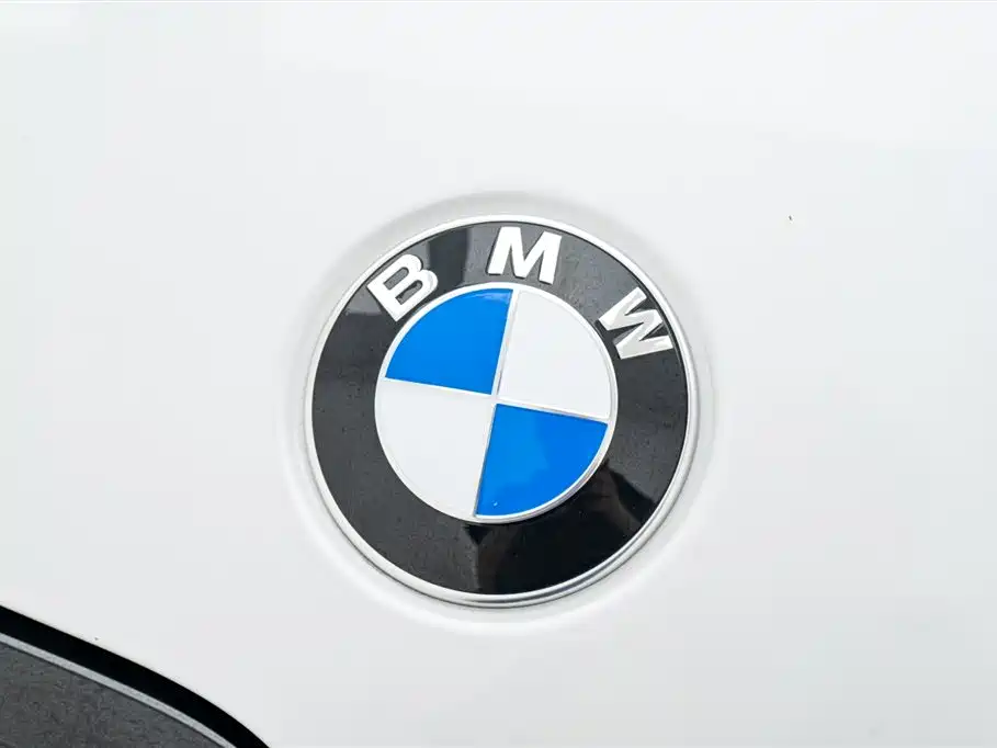 BMW 3 Series 2024 — фото 9