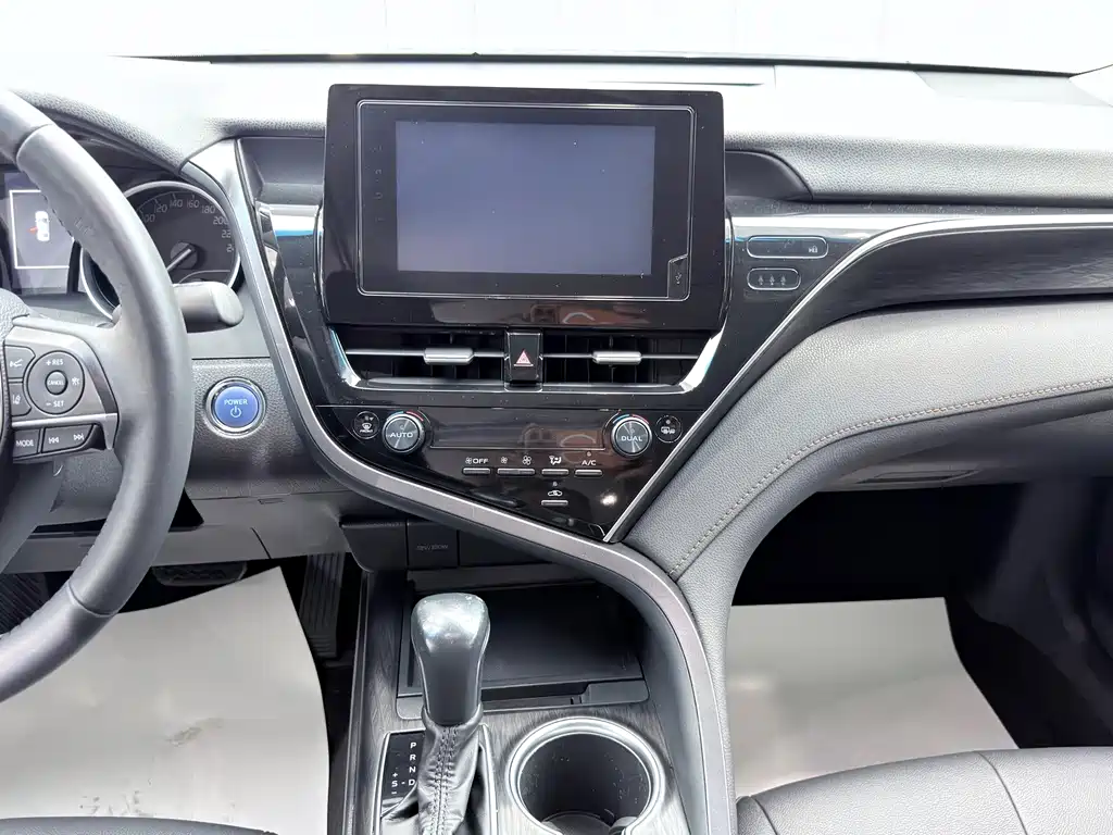 Toyota Camry 2021 — фото 24