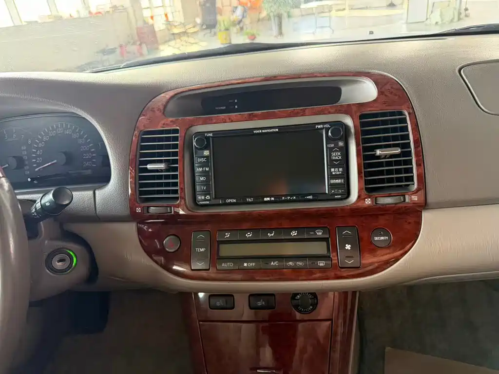 Toyota Camry 2005 — фото 14