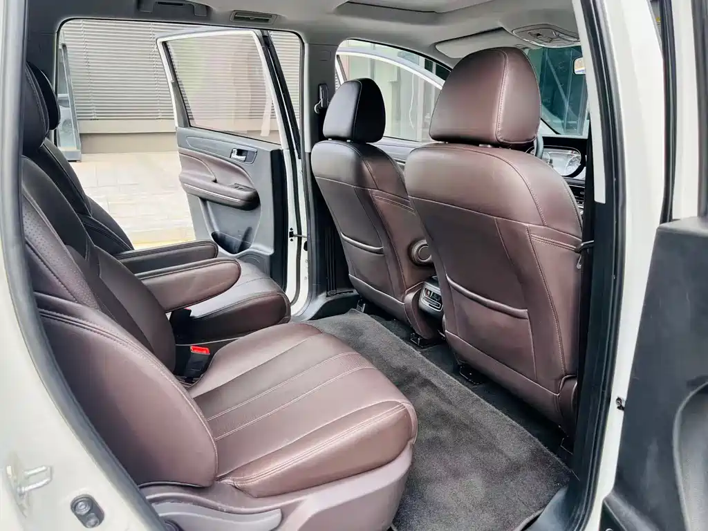 GAC Motor Trumpchi M6 2019 — фото 10