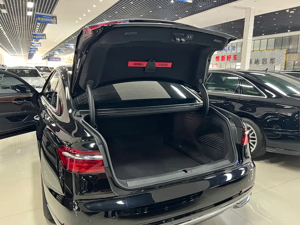 Audi A8 2019 — фото 15