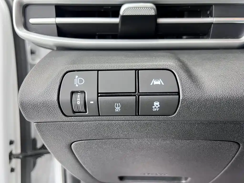 Hyundai Elantra 2023 — фото 15