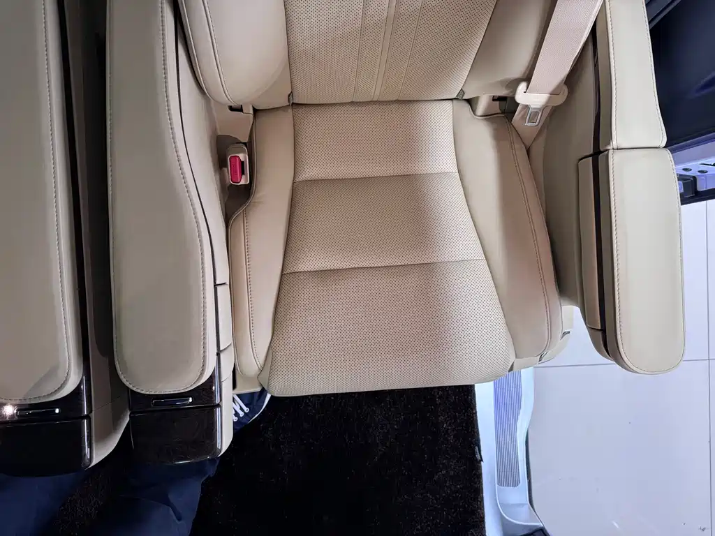Toyota Alphard 2023 — фото 6