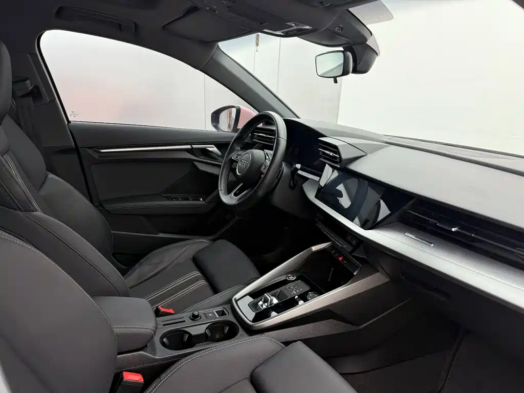 Audi A3 2023 — фото 12