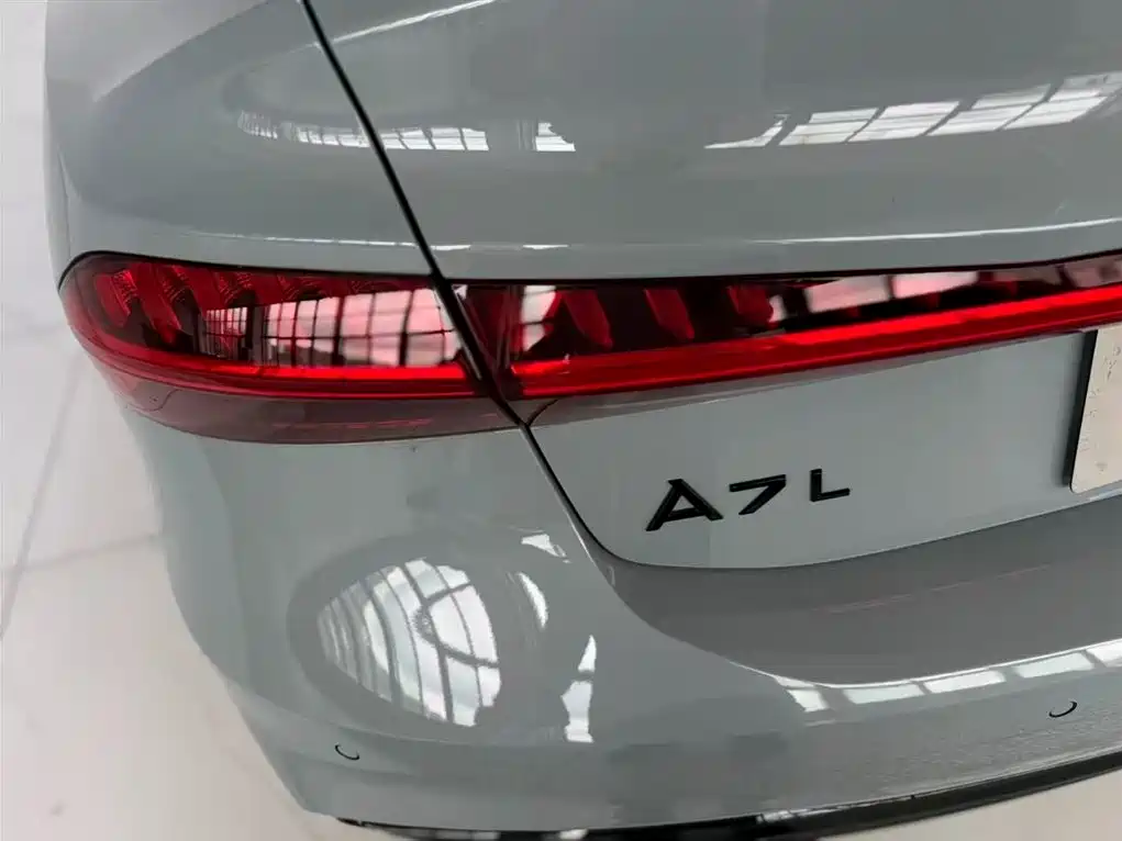 Audi A7L 2025 — фото 11