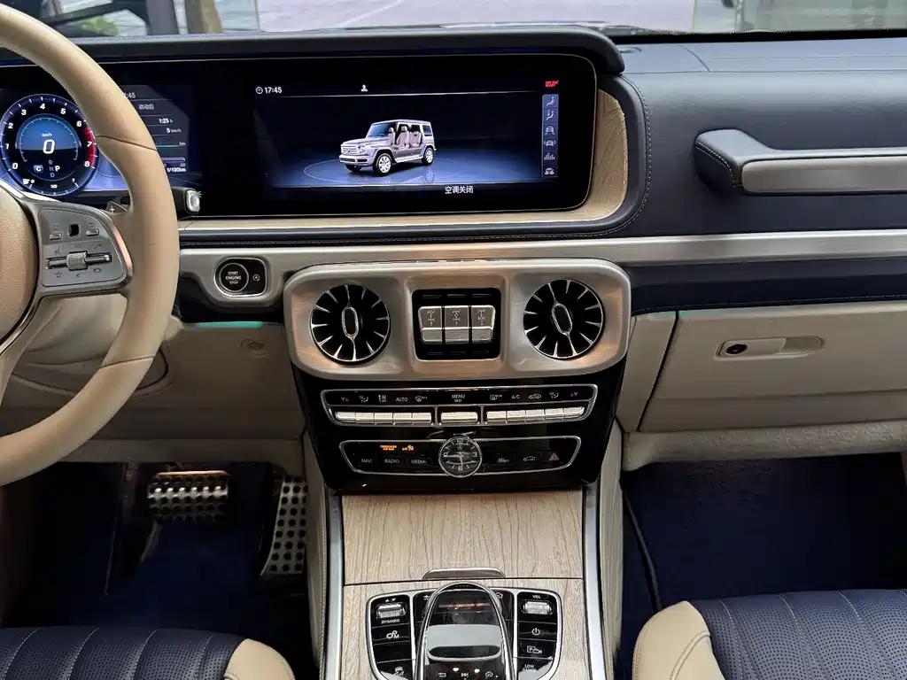 Mercedes-Benz G-Class 2020 — фото 23
