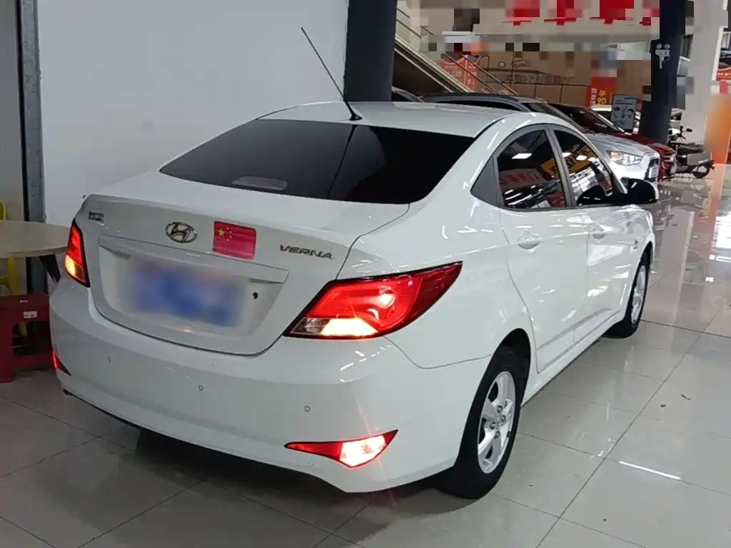 Hyundai Verna 2015 — фото 7