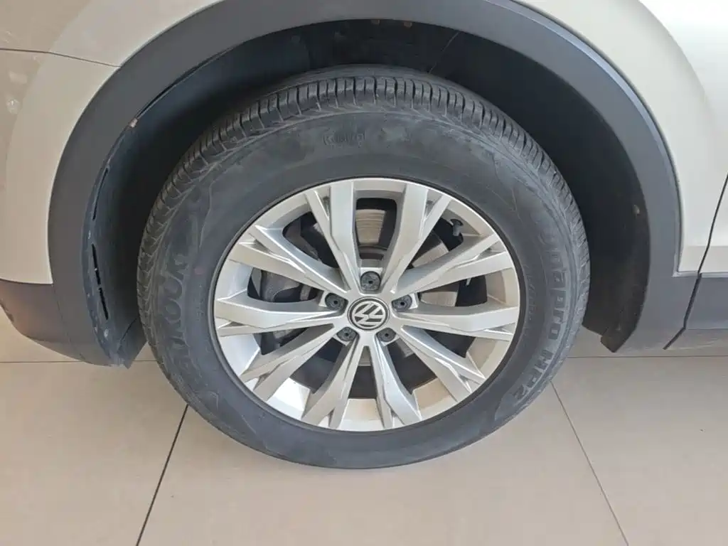 Volkswagen Tiguan L 2017 — фото 23