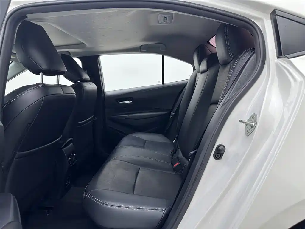 Toyota Corolla 2023 — фото 20