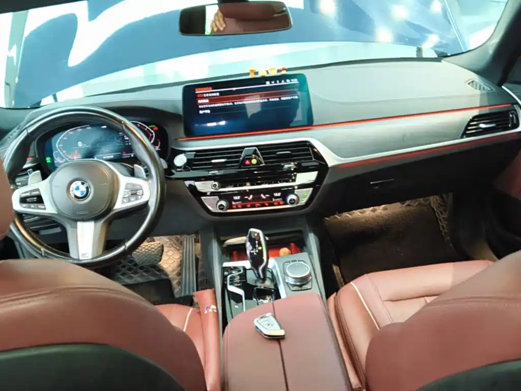 BMW 5 Series 2022 — фото 10
