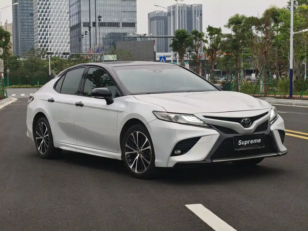 Toyota Camry 2020 — фото 12