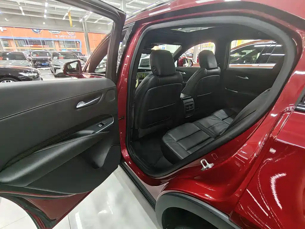 Cadillac XT4 2021 — фото 12